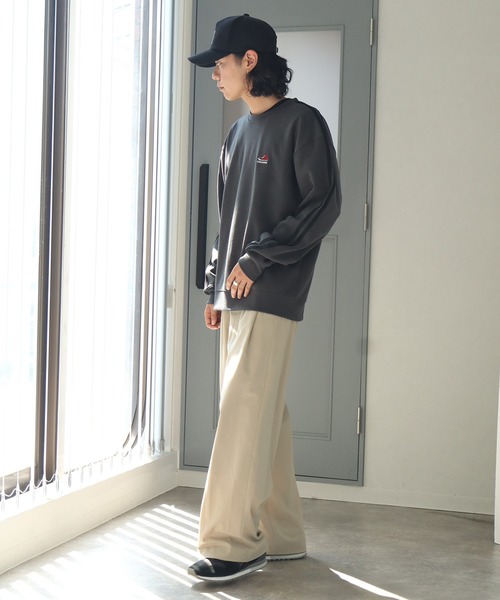 CONVERSE(コンバース)の「【CONVERSE/コンバース】裏起毛 スリーブライン シューズロゴクルースウェット(スウェット・メンズ・オートミール/ブルーグリーン/グレイッシュベージュ/スミクロ・LL/M/L)」の11枚目の写真