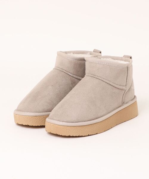 GAP（ギャップ）の「【GAP】　ショート丈 ムートンブーツ（ブーツ・レディース・ライトグレー/ブラック・23.0cm/24.0cm/25.0cm）」の2枚目の写真