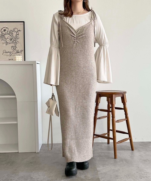 新品未使用タグ付き　Ribbon Yarnフレアニットキャミ　ベージュ 新品未使用タグ付き Ribbon Yarnフレアニットキャミ ベージュ