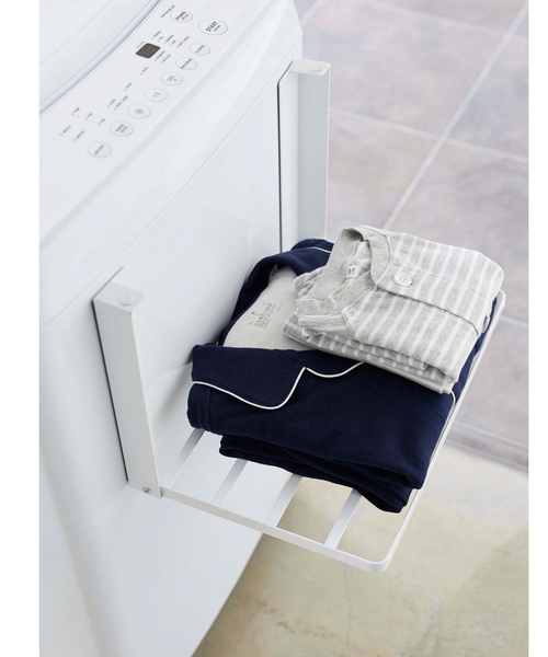 tower（タワー）の「【tower】 洗濯機横マグネット折畳み棚（ランドリーグッズ・レディース・ホワイト/ブラック・フリー）」の7枚目の写真