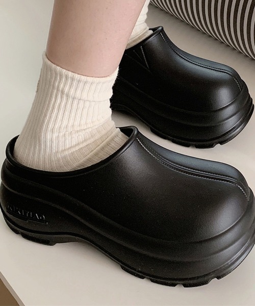 MEMECLE（メメクル）の「【 MEMECLE / メメクル 】軽量 EVA プラットフォーム クロッグ ミュールサンダル（スリッポン・レディース・ブラック/アイボリー/ホワイト・40/38/36）」の3枚目の写真