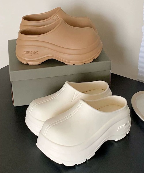 MEMECLE（メメクル）の「【 MEMECLE / メメクル 】軽量 EVA プラットフォーム クロッグ ミュールサンダル（スリッポン・レディース・ブラック/アイボリー/ホワイト・40/38/36）」の11枚目の写真