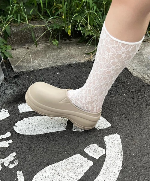 MEMECLE（メメクル）の「【 MEMECLE / メメクル 】軽量 EVA プラットフォーム クロッグ ミュールサンダル（スリッポン・レディース・ブラック/アイボリー/ホワイト・40/38/36）」の17枚目の写真