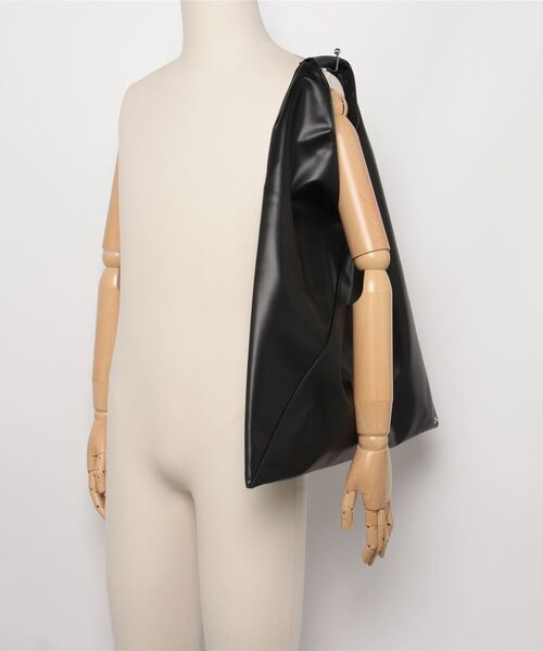 MM6 Maison Margiela（ｴﾑｴﾑｼｯｸｽ ﾒｿﾞﾝ ﾏﾙｼﾞｪﾗ）の「MM6 MAISON MARGIELA / エムエムシックス メゾンマルジェラ：CLASSIC JAPANESE HANDBAG：S54WD0039-P4313[RIP]（トートバッグ・メンズ・ブラック・FREE）」の2枚目の写真