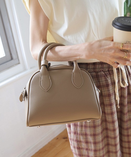 Crisp（クリスプ）の「【ZOZO限定】ショルダーボストンバッグ（ショルダーバッグ・レディース・ブラック/ベージュ・FREE）」の3枚目の写真