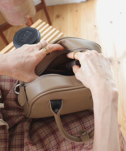 Crisp（クリスプ）の「【ZOZO限定】ショルダーボストンバッグ（ショルダーバッグ・レディース・ブラック/ベージュ・FREE）」の6枚目の写真