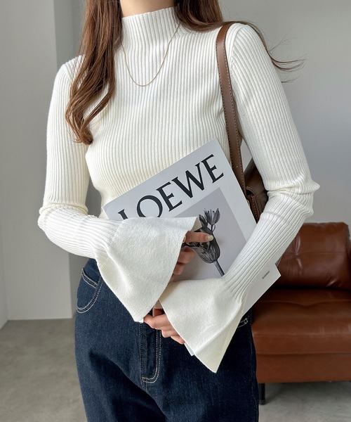 andme(アンドミー)の「無地/ボーダー配色フレアスリットスリーブリブニットトップス(ニット/セーター・レディース・ベージュ系その他/ホワイト×ブラック/ブラック×ホワイト/オフホワイト/ブラック・M)」の6枚目の写真