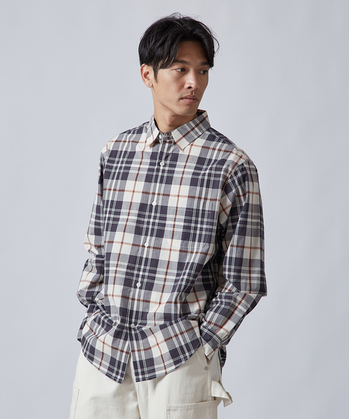 B.C STOCK（ベーセーストック）の「PLAID ロングスリーブチェックシャツ（シャツ/ブラウス・メンズ・ネイビー/ダークブルー/ブルー系その他/ブラック/アイボリー・MEDIUM/LARGE）」の2枚目の写真