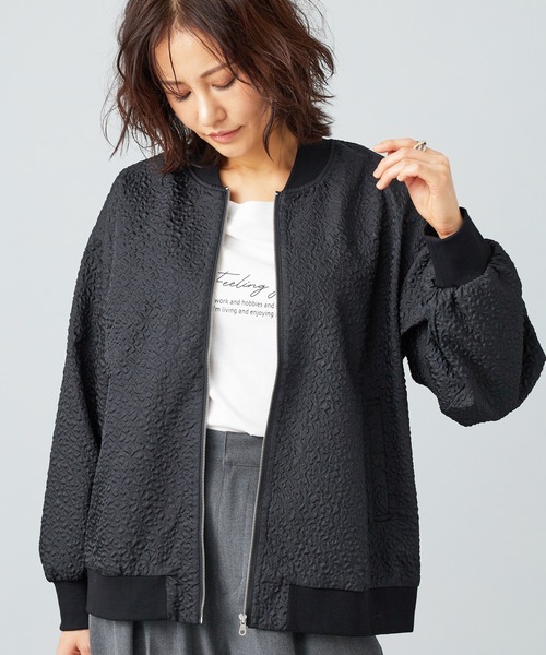BELLUNA PLUS(ベルーナ)の「ふくれジャカードブルゾンジャケット(テーラードジャケット・レディース・カーキ/ブラック・MEDIUM/LARGE/X-LARGE)」の4枚目の写真