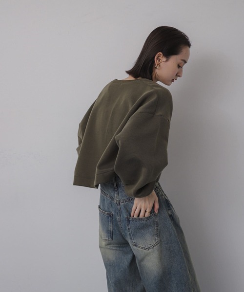 SENSE OF PLACE by URBAN RESEARCH(センスオブプレイスバイアーバンリサーチ)の「ボリュームスリーブクロップドトップ(スウェット・レディース・アイボリー/ネイビー/カーキ・ONE)」の11枚目の写真