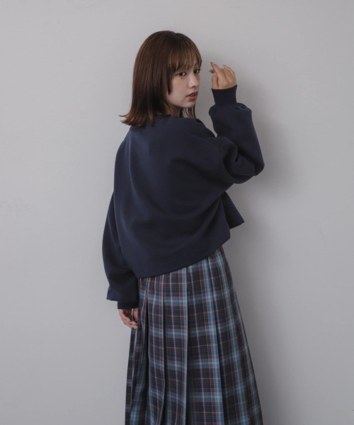 SENSE OF PLACE by URBAN RESEARCH(センスオブプレイスバイアーバンリサーチ)の「ボリュームスリーブクロップドトップ(スウェット・レディース・アイボリー/ネイビー/カーキ・ONE)」の15枚目の写真