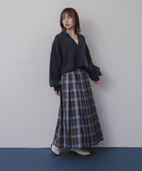SENSE OF PLACE by URBAN RESEARCH(センスオブプレイスバイアーバンリサーチ)の「ボリュームスリーブクロップドトップ(スウェット・レディース・アイボリー/ネイビー/カーキ・ONE)」の17枚目の写真