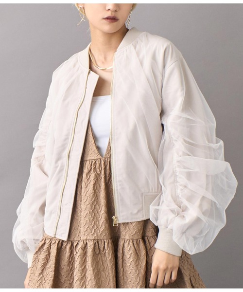 Settimissimo（セッティミッシモ）の「チュールギャザーボリュームスリーブブルゾン（ブルゾン・レディース・グレイッシュベージュ/カーキ・FREE）」の2枚目の写真