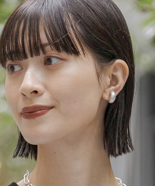 LAKOLE（ラコレ）の「ワーンワイドぷっくりノンホールピアス / 156254（イヤリング・レディース・その他1/その他2・FREE）」の2枚目の写真