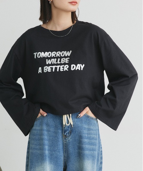 ad thie(アドティエ)の「箔アソートプリント ショート丈ロングTシャツ(Tシャツ/カットソー・レディース・グレー系3/グレー系2/ホワイト系2/ホワイト系1/グレー系1/ブラック系3/ブラック系1/ホワイト系3/ブラック系2・FREE)」の5枚目の写真
