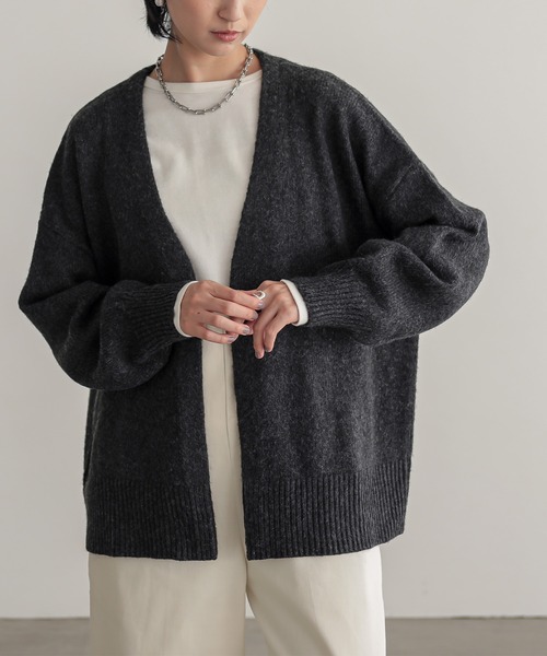 for/c(フォーシー)の「リリーヤーンゆるVカーデ【サスティナブル】(カーディガン/ボレロ・レディース・ベージュ/チャコールグレー/グレー・M/L)」の10枚目の写真