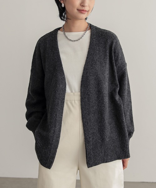 for/c(フォーシー)の「リリーヤーンゆるVカーデ【サスティナブル】(カーディガン/ボレロ・レディース・ベージュ/チャコールグレー/グレー・M/L)」の12枚目の写真