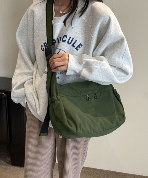 Miniministore(ミニミニストア)の「ショルダーバッグ 大容量 軽量 ナイロン(ショルダーバッグ・レディース・カーキ/アイボリー/ブラック/ダークベージュ・FREE)」の12枚目の写真