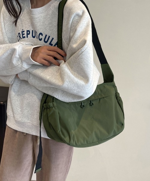 Miniministore(ミニミニストア)の「ショルダーバッグ 大容量 軽量 ナイロン(ショルダーバッグ・レディース・カーキ/アイボリー/ブラック/ダークベージュ・FREE)」の14枚目の写真