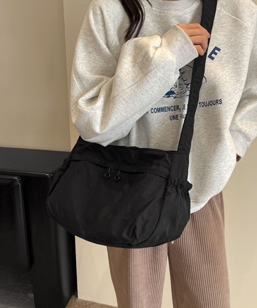 Miniministore(ミニミニストア)の「ショルダーバッグ 大容量 軽量 ナイロン(ショルダーバッグ・レディース・カーキ/アイボリー/ブラック/ダークベージュ・FREE)」の15枚目の写真