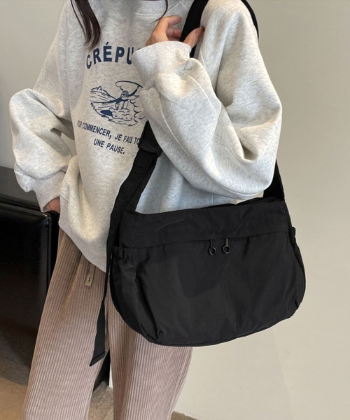 Miniministore(ミニミニストア)の「ショルダーバッグ 大容量 軽量 ナイロン(ショルダーバッグ・レディース・カーキ/アイボリー/ブラック/ダークベージュ・FREE)」の17枚目の写真