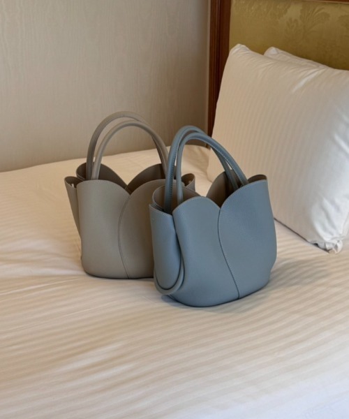 idem（イデム）の「tulip many ways bag／チューリップデザインバッグ（ショルダーバッグ・レディース・ブルー/ベージュ/ブラウン・FREE）」の14枚目の写真