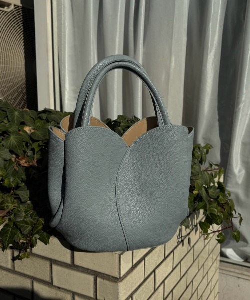idem（イデム）の「tulip many ways bag／チューリップデザインバッグ（ショルダーバッグ・レディース・ブルー/ベージュ/ブラウン・FREE）」の16枚目の写真