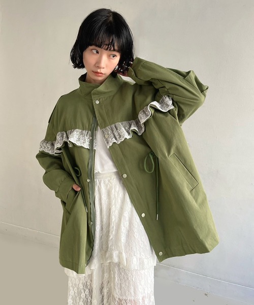 Jewelobe（ジュエローブ）の「レースフリルルーズモッズブルゾン（ブルゾン・レディース・カーキ/ブラック・FREE）」の3枚目の写真