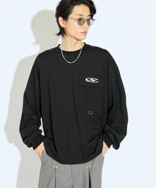 Lui's（ルイス）の「【Neucon/ニューコン】ロゴ刺繡フラップポケットリングデザインロンT（Tシャツ/カットソー・メンズ・ホワイト/ブルー/ブラック・2/1）」の4枚目の写真