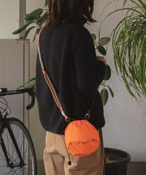 HIGHTIDE（ハイタイド）の「A SCENE エーシーン Design paracord shoulder デザインパラコードショルダー（スマホグッズ・レディース・ブラック/ブルー/シルバー/オレンジ・FREE）」の14枚目の写真