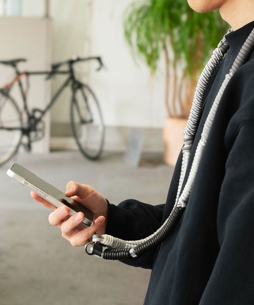 HIGHTIDE（ハイタイド）の「A SCENE エーシーン Design paracord shoulder デザインパラコードショルダー（スマホグッズ・レディース・ブラック/ブルー/シルバー/オレンジ・FREE）」の12枚目の写真