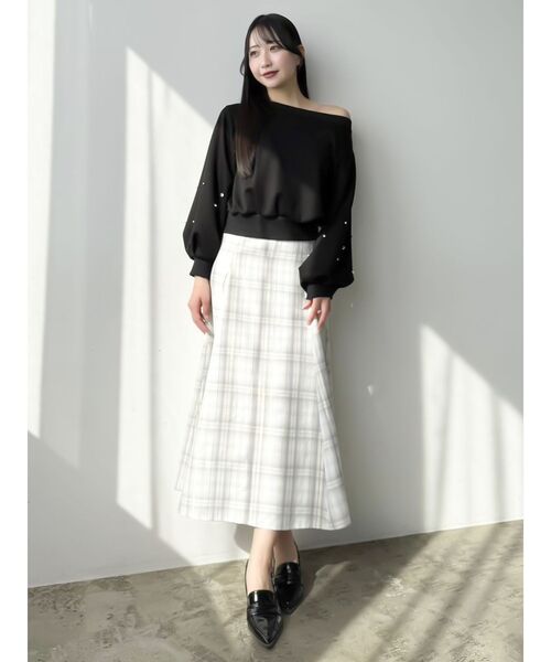 dazzlin（ダズリン）の「ビジュースリーブカットプルオーバー（スウェット・レディース・ブラック/グレー/オフホワイト・FREE）」の5枚目の写真