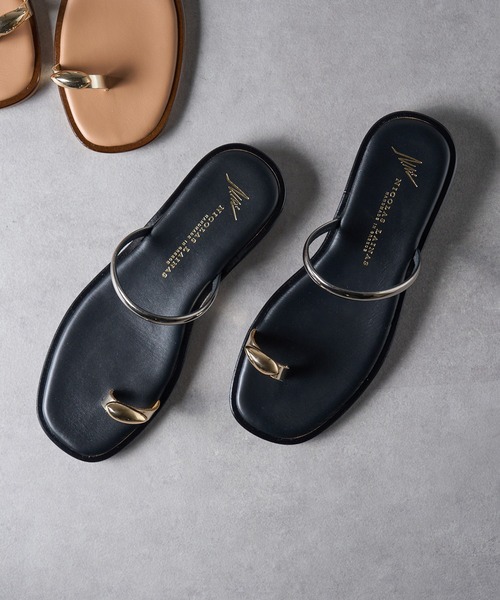 NICOLAS LAINAS（ニコラスライナス）の「【NICOLAS LAINAS】メタルレザーフラットサンダル C313LT（サンダル・レディース・ブラック系その他2/ブラック/ベージュ・37/36/39/38）」の3枚目の写真