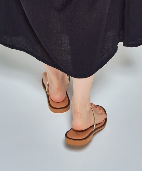 NICOLAS LAINAS（ニコラスライナス）の「【NICOLAS LAINAS】メタルレザーフラットサンダル C313LT（サンダル・レディース・ブラック系その他2/ブラック/ベージュ・37/36/39/38）」の13枚目の写真