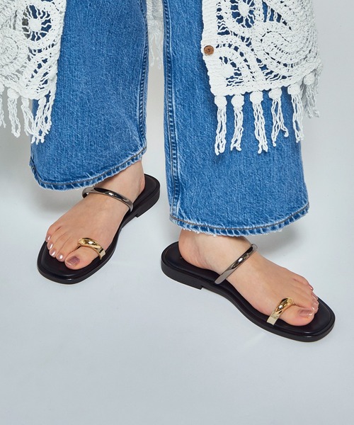 NICOLAS LAINAS（ニコラスライナス）の「【NICOLAS LAINAS】メタルレザーフラットサンダル C313LT（サンダル・レディース・ブラック系その他2/ブラック/ベージュ・37/36/39/38）」の5枚目の写真