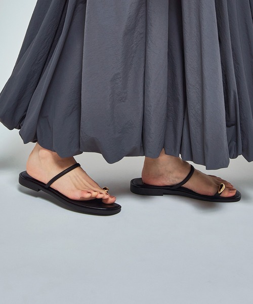 NICOLAS LAINAS（ニコラスライナス）の「【NICOLAS LAINAS】メタルレザーフラットサンダル C313LT（サンダル・レディース・ブラック系その他2/ブラック/ベージュ・37/36/39/38）」の19枚目の写真