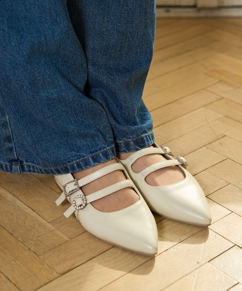 sesenta（セセンタ）の「【sesenta】ポインテッドトゥ２ベルトエナメルパンプス（パンプス・レディース・ブラック/アイボリー・LL/S/M/L）」の6枚目の写真