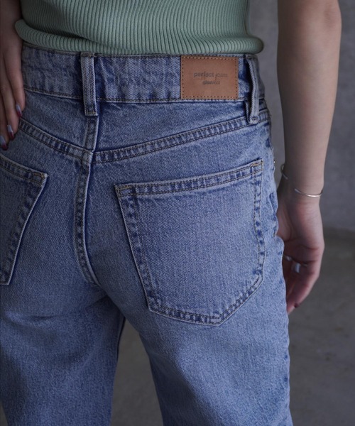 gina tricot(ジーナトリコ)の「Slim straight jeans(デニムパンツ・レディース・ブルー系その他・34/36/38)」の8枚目の写真