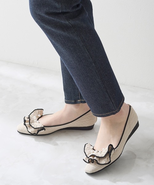 coca(ANDEX shoes product)(コカ)の「【SUSTINABLE】パール付きリボンニットフラットパンプス(パンプス・レディース・ブラック/ベージュ・LARGE/MEDIUM/SMALL)」の2枚目の写真
