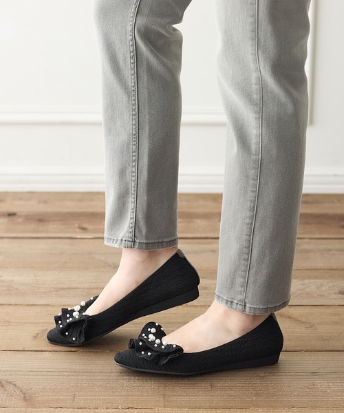 coca(ANDEX shoes product)(コカ)の「【SUSTINABLE】パール付きリボンニットフラットパンプス(パンプス・レディース・ブラック/ベージュ・LARGE/MEDIUM/SMALL)」の12枚目の写真