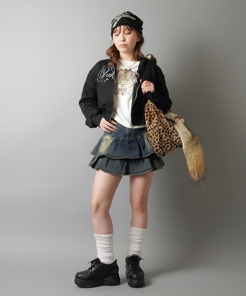 SPINNS（スピンズ）の「フリルで盛れる★ベルト付きデニムスカート/インナーパンツ付き/2サイズ展開（デニムスカート・レディース・ブラック/ブルー・S/M）」の4枚目の写真