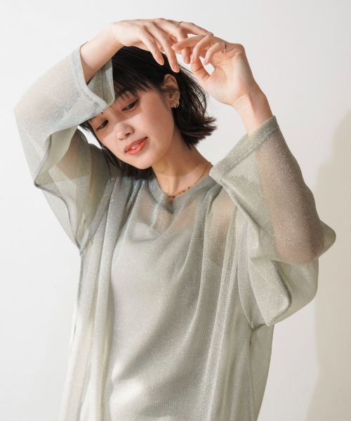 Bou Jeloud（ブージュルード）の「オーバーサイズラメシアートップス（Tシャツ/カットソー・レディース・ブラック/グレー/モカ/ベージュ・FREE）」の7枚目の写真