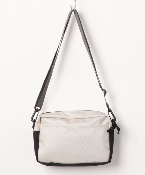 NEW ERA(ニューエラ)の「【NEW ERA/ニューエラ】SHOULDER POUCH L(ショルダーバッグ・メンズ・ブラック/ストーン/ブラック×ホワイト・FREE)」の17枚目の写真