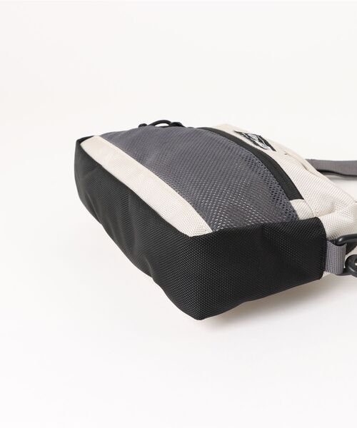 NEW ERA(ニューエラ)の「【NEW ERA/ニューエラ】SHOULDER POUCH L(ショルダーバッグ・メンズ・ブラック/ストーン/ブラック×ホワイト・FREE)」の18枚目の写真