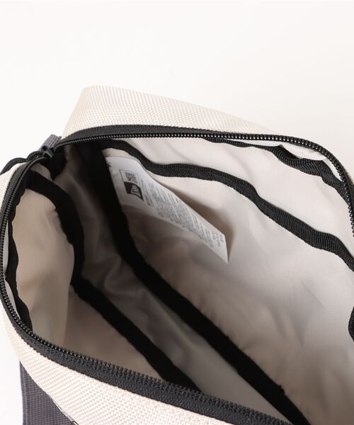 NEW ERA(ニューエラ)の「【NEW ERA/ニューエラ】SHOULDER POUCH L(ショルダーバッグ・メンズ・ブラック/ストーン/ブラック×ホワイト・FREE)」の19枚目の写真