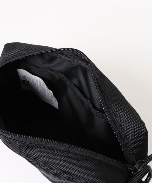 NEW ERA(ニューエラ)の「【NEW ERA/ニューエラ】SHOULDER POUCH L(ショルダーバッグ・メンズ・ブラック/ストーン/ブラック×ホワイト・FREE)」の16枚目の写真