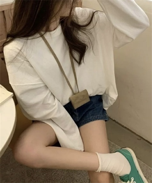 FREE STYLISTS(フリー スタイリスト)の「ゆったりサイズロングスリーブTシャツ(Tシャツ/カットソー・レディース・カーキ/パープル/マスタード/オレンジ/グリーン・FREE)」の11枚目の写真