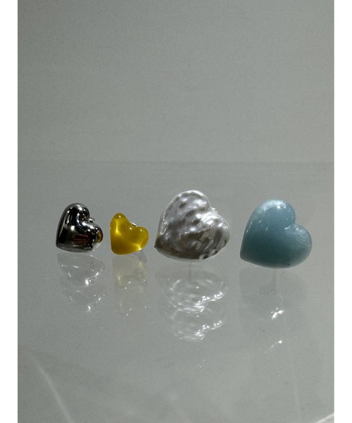 un/neu(アンノイ)の「マルチハートピアスセット / ハートモチーフカラーピアス / 4点セット(ピアス(両耳用)・レディース・ブルー/ミント/ピンク/ホワイト・FREE)」の10枚目の写真