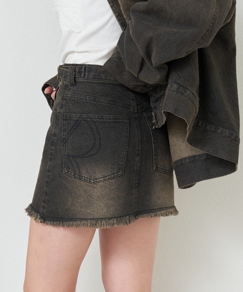 RAY CASSIN(レイカズン)の「ピグメントデニムミニスカート(デニムスカート・レディース・ブラウン・M)」の1枚目の写真