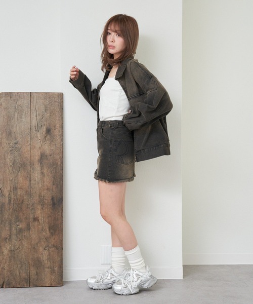 RAY CASSIN(レイカズン)の「ピグメントデニムミニスカート(デニムスカート・レディース・ブラウン・M)」の3枚目の写真